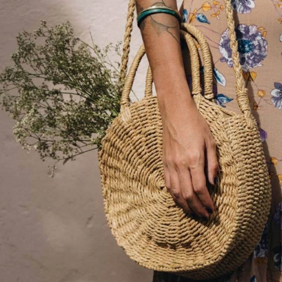 LAST ONE⬇️Round Straw Bali Handmade Bag - Picture 4 of 8